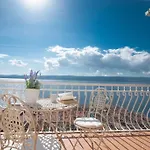 아파트 Holiday Home Sunny *
