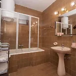 Holiday Home Sunny 아파트 셀리나