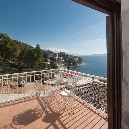 아파트 Holiday Home Sunny 셀리나
